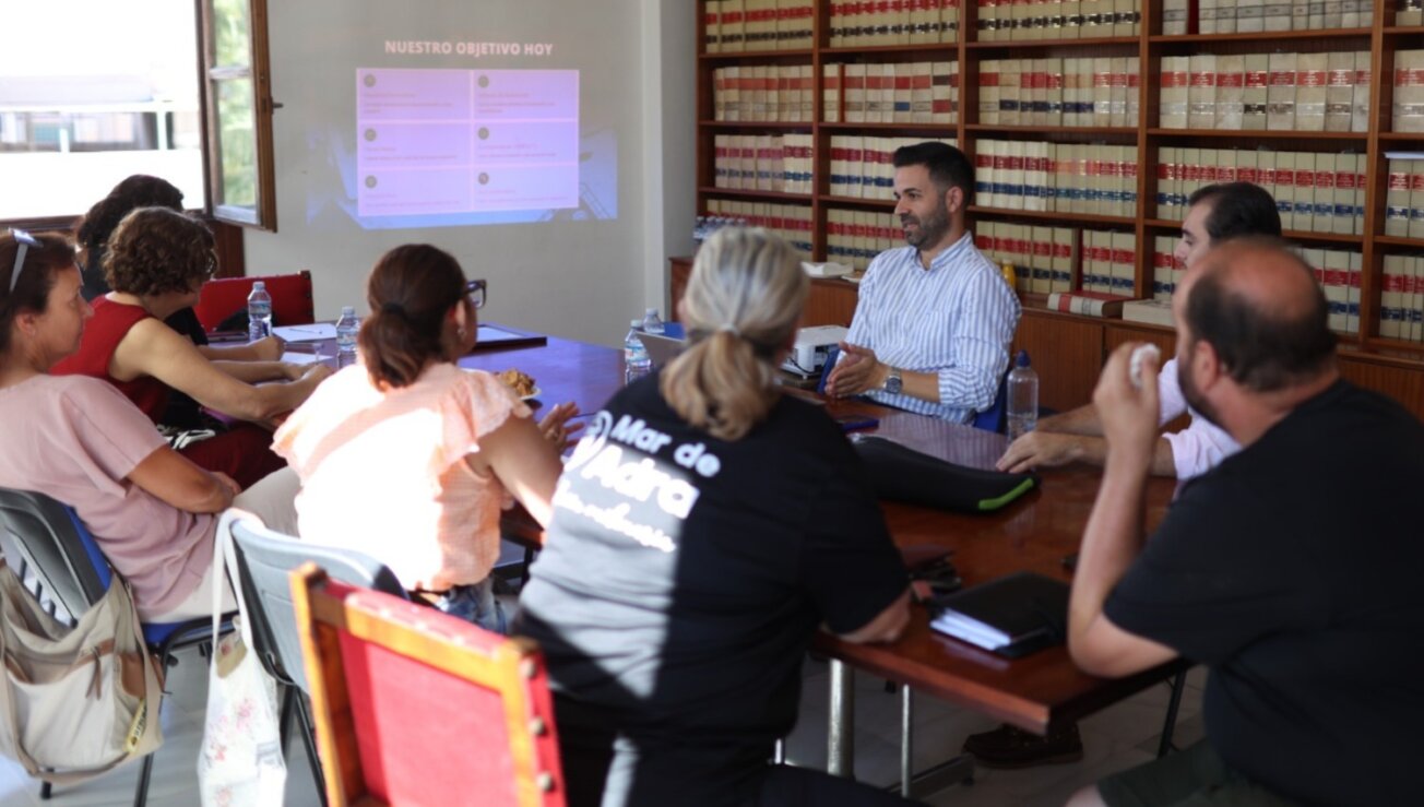 Los comercios y hosteleros de Adra se ponen al día sobre Veri*Factu